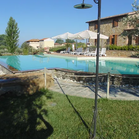 منزل ريفي Il Borgo Sul Monte del Lago