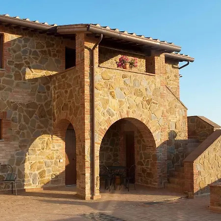 Il Borgo Sul Kır Evi *